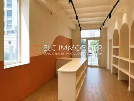 location commerce marseille 13008 64m²