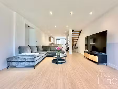 ecully - maison 5 pièces de 133m² rénovée avec jardin de 85m²