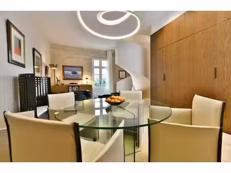 superbe appartement dans le centre d'uzès avec jardin