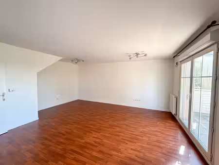 appartement duplex 6 pièces 110m² à saclay - bail moins d'1 an non meuble