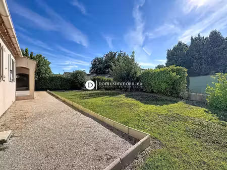 villa de plain-pied avec jardin proche village