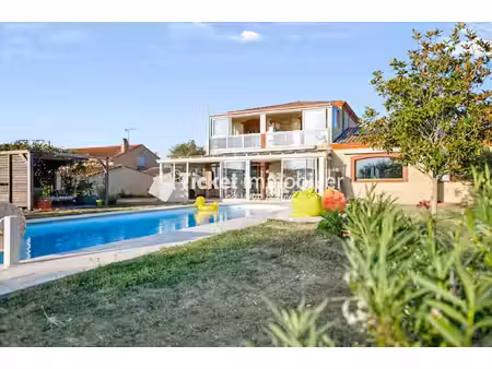 villa t6 215m2 terrain 5558m2 constructible  piscine au sel liner neuf  aquathermie 2...