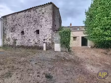 vente appartement 2 pièces 54.67 m² à chavagnes-en-paillers (85250)  45 000 €