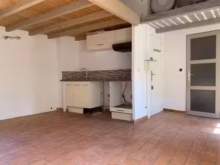 location appartement 1 pièce 34 m² à lambesc (13410)
