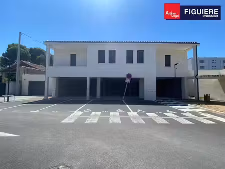 location commerce salon de provence 13300 138m²