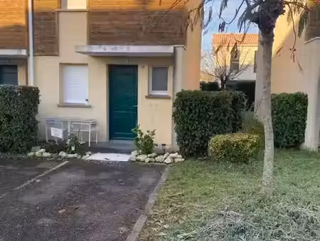 location maison 3 pièces 67 m² à les billaux (33500)  900 €