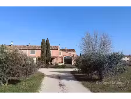 location maison 5 pièces 128 m² à goult (84220)  1 400 €