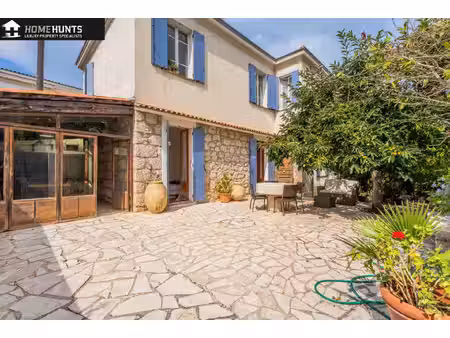 centre village de saint-jean-cap-ferrat – maison de 131 m2 avec terrasse exposée plein...