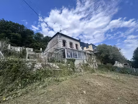 maison a rénover sur 589 m2 de terrain