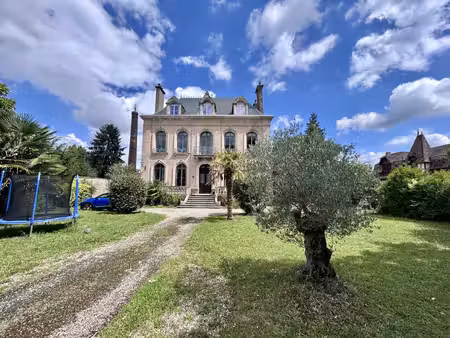 elégante maison de maitre de 1895 sur une belle parcelle de terrain de 1489