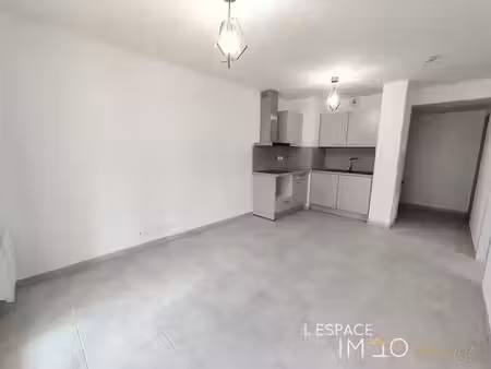 location appartement 2 pièces 39.8 m² à cheval-blanc (84460)  603 €