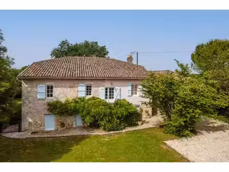 maison de campagne avec piscine et annexe
