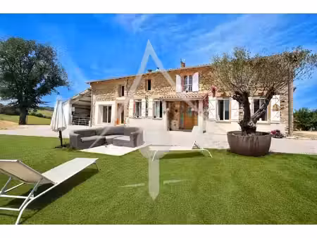 superbe domaine avec dépendances et piscine