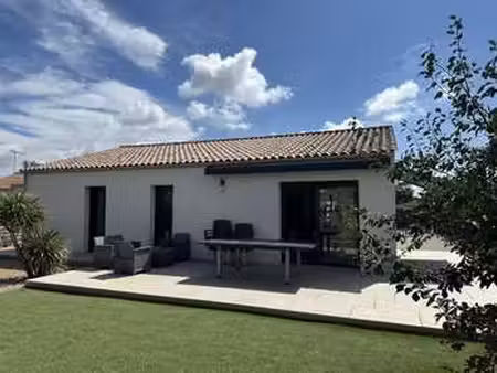 vente maison à saint-michel-en-l'herm (85580) : à vendre / 106m² saint-michel-en-l'herm