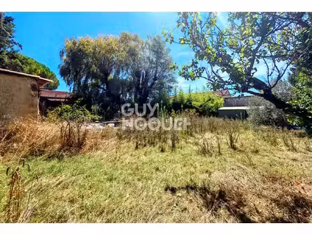 mormoiron - terrain constructible 929 m² - secteur privilégié - libre constructeur !