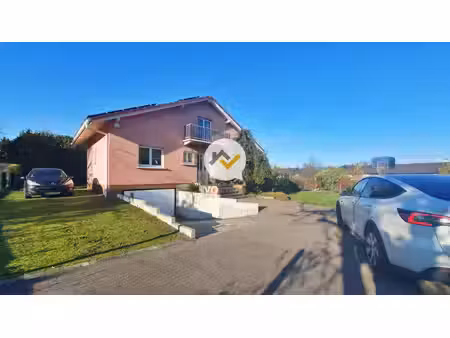 maison située proche frontière suisse