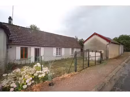 lucenay les aix  maison à rénover