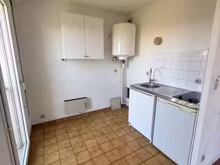 location appartement 1 pièce  24.84m²  thiais