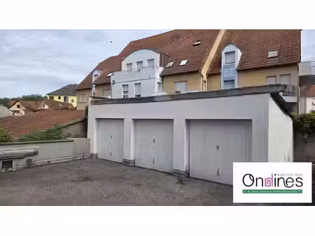 a saisir lot de 3 garages