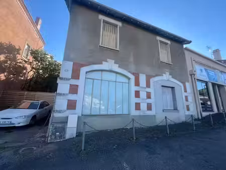 vente maison 3 pièces 114 m² à rochechouart (87600)  104 000 €
