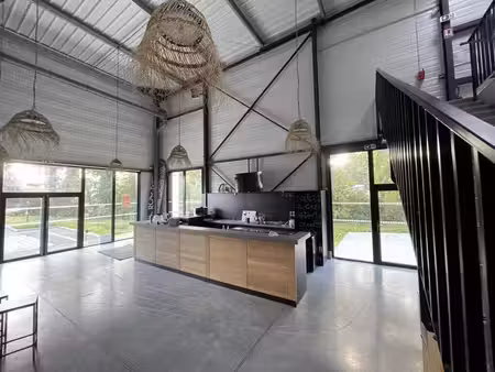vente local d'activités 712 m²