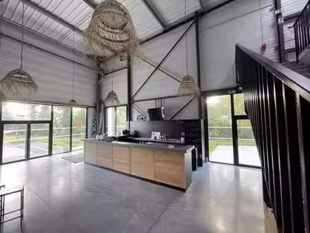 location local d’activités plescop 56890 712m²