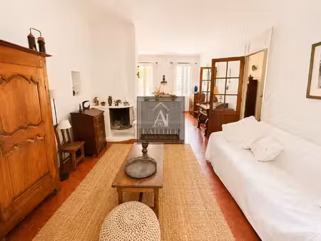 elégante maison bourgeoise de caractère avec jardin au cœur du mourillon