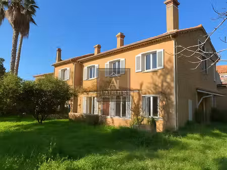 grande propriété des années 30 240 m2 habitables jardin 1 349 m2 baie des îles  la...