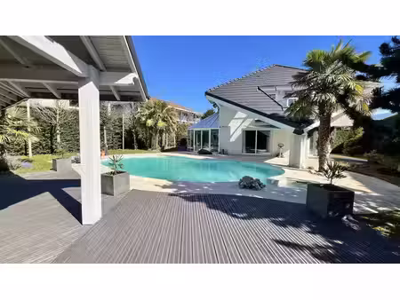 exclusive – propriété rare avec équipements haut de gamme