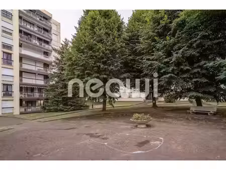 t5 avec 3 chambres lumineux avec balcon