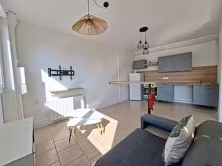 location appartement t1 meublé au mesnil-mauger (14270) : à louer t1 meublé / 40m² le mesn