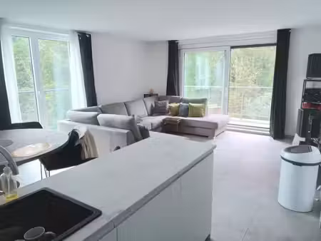 3chambres 100m²terrasse 15m²vue agreable peb b parking privé