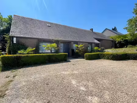 villa de standing avec espace professionnel