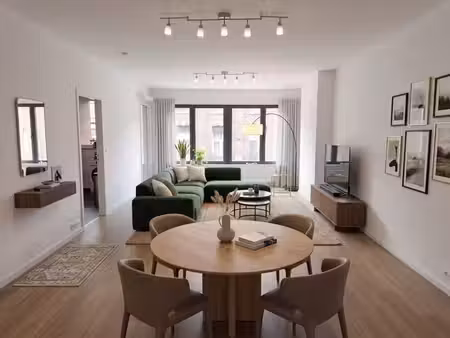 superbe appartement 2 chambres rénové - peb c - libre direct