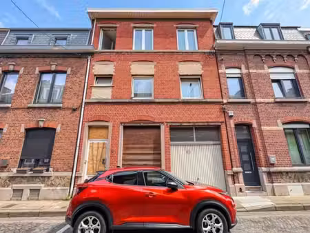 maison 2 façades avec jardin à rénover