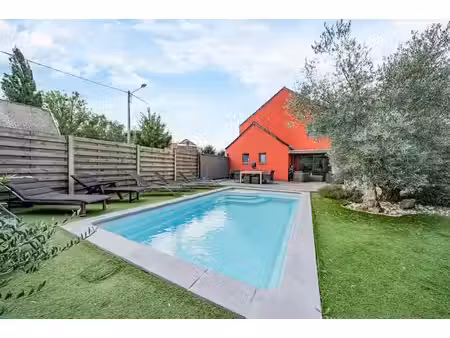 maison 3 chambres avec espace professionnel et piscine