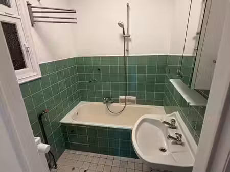 appartement 2 ch. à ixelles  cheminée et parquet