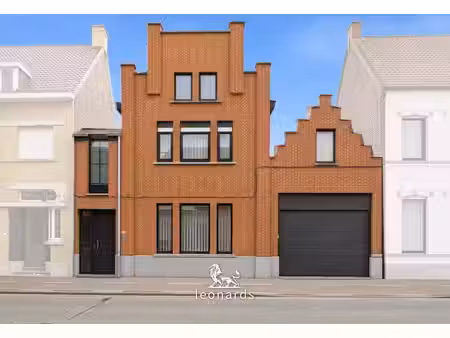maison à rafraîchir sur un grand terrain à beveren-leie