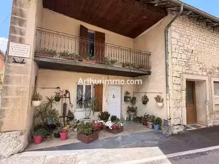 maison de village avec jardin et dépendances de plus de 150 m² fort potentiel...
