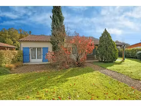 villa individuelle 3 chambres/2 salles de bains près du terrain de golf 27 trous  avec...