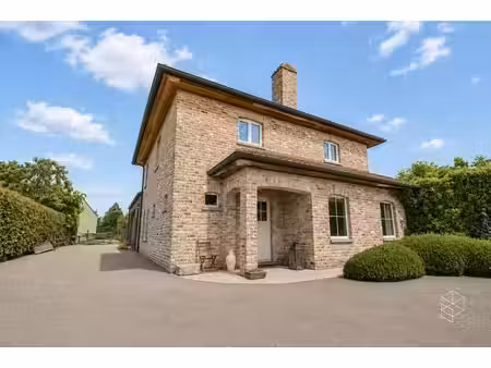 wonen en ondernemen op één locatie: woning met loods in r...