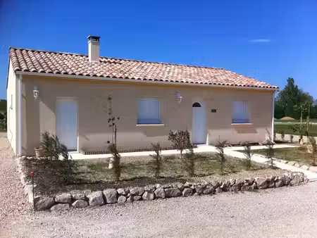 location maison 3 pièces 75 m² à branne (33420)