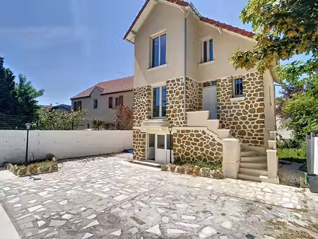 coup de coeur ! maison entièrement rénovée  10 min à pied de la gare