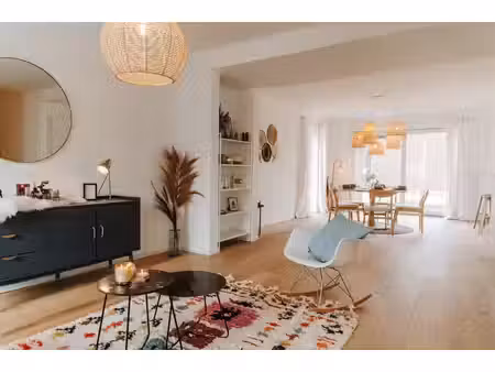 splendide maison neuve (3 façades) avec 4 ch. et beau jardin