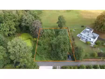terrain d’exception de 2.057 m² avec vue imprenable sur la n