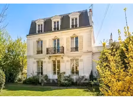 maison de luxe à vendre dans le quartier agent sarre-centre-les vallées-la garenne