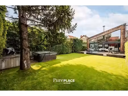 maison de luxe à vendre dans le quartier centre ville-sarments