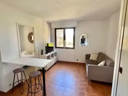 t2 à louer + parking (dispo 15 septembre)