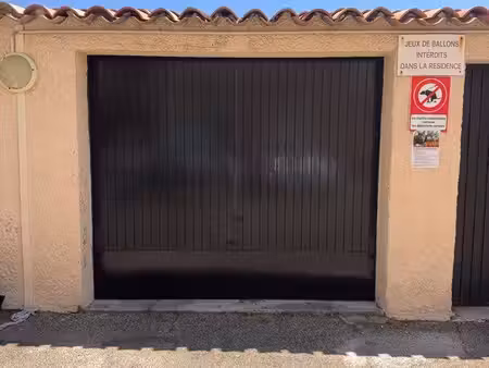 garage fermé à louer – sausset-les-pins – résidence les amphores – bord de mer