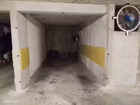 parking/box 12m2